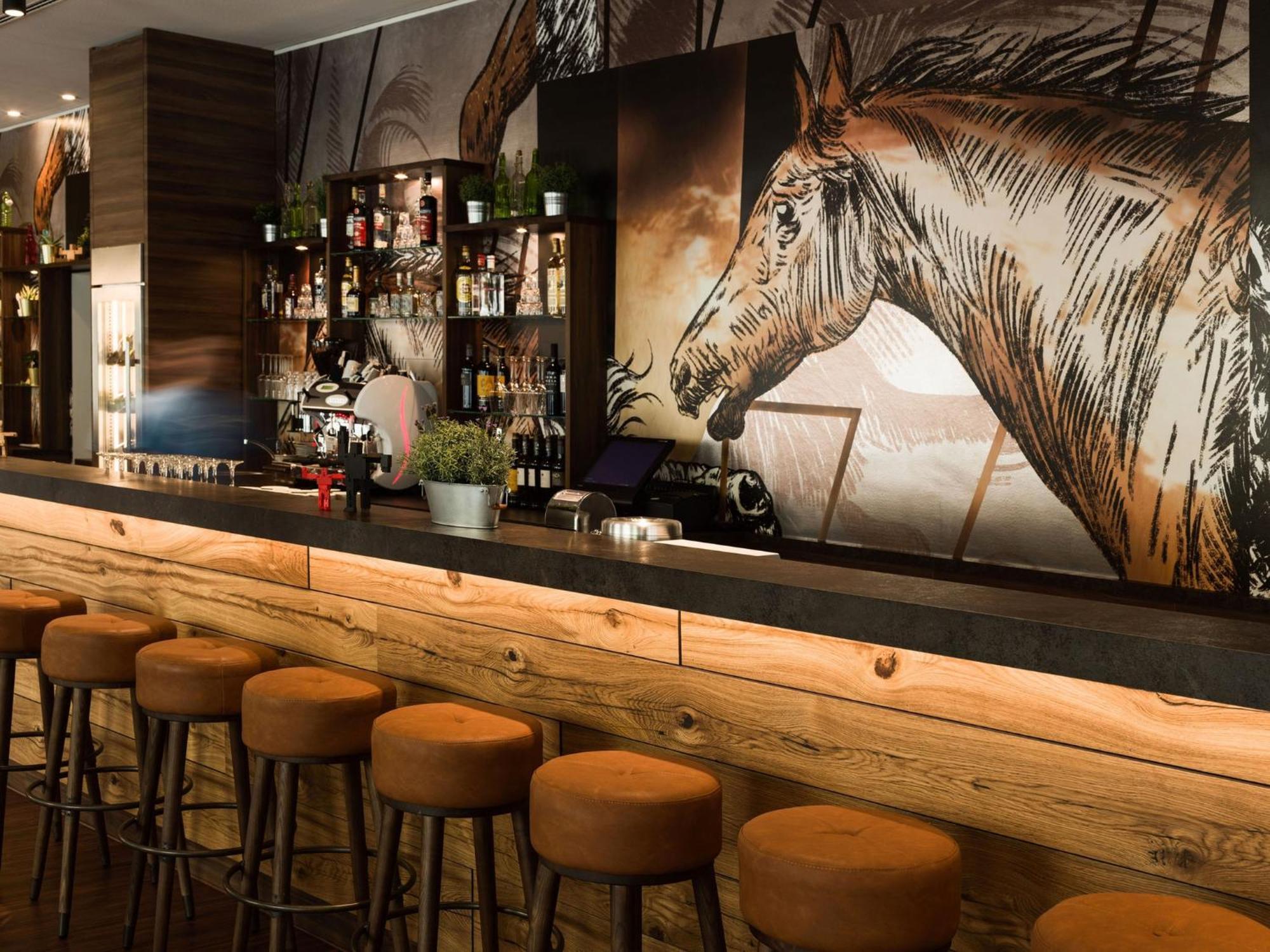 Hotel - The Niu, Saddle By Ihg