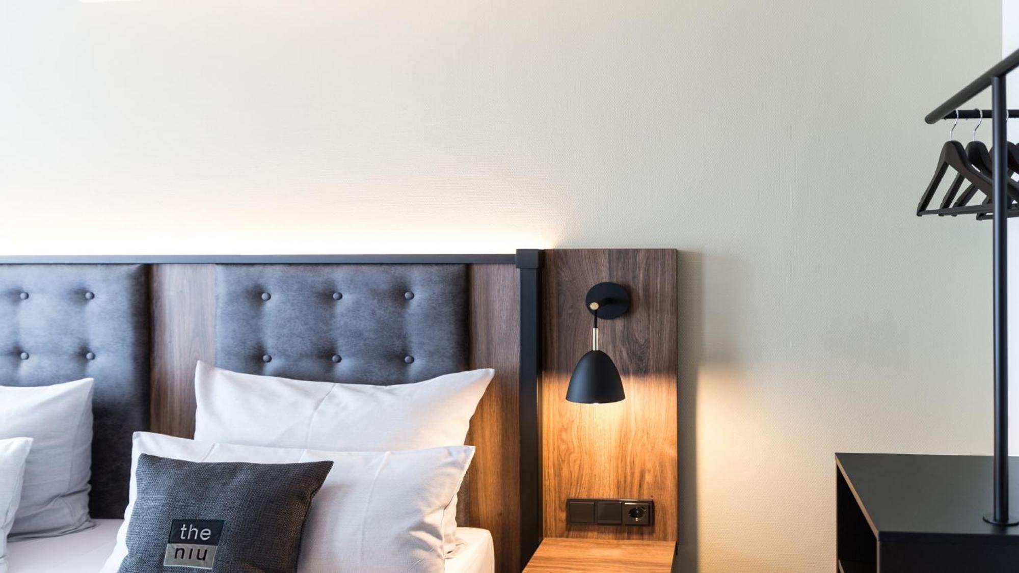 - The Niu, Saddle By Ihg Fürth