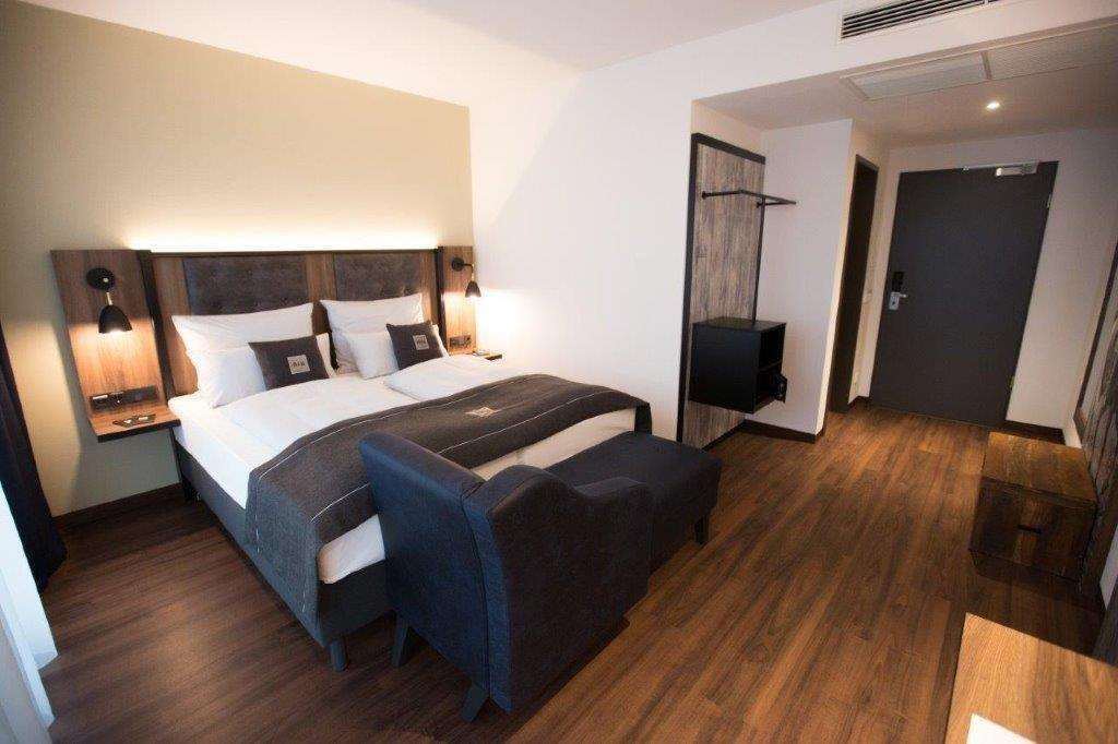 - The Niu, Saddle By Ihg Fürth